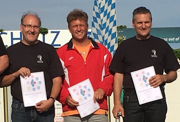Alterklassemannschaft KK 3x20, von links Gerhard Greiner, Christian Baur und Otto Kutzer, copyright Foto Gerti Aicher das Bild zeigt die Altersklassemannschaft KK 3x20, mit Gehard Greiner, Christian Baur und Otto Kutzer